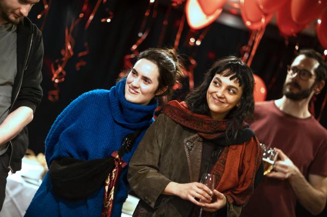 Skvělé herečky Činoherního studia Barbora Váchová a Luciana Tomášová, která u nás hostovala v inscenaci Don Juan se vrací z války. Foto Tomáš Kubelka