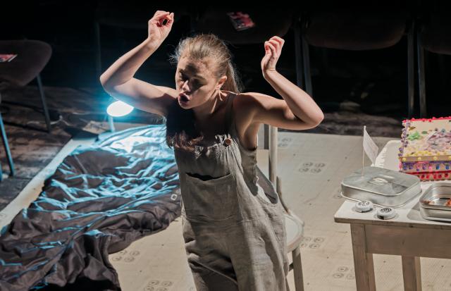 Poslední komedií doprovodného programu byly na Malé scéně interaktivní 3testry z Divadla Šumperk. Foto Michal Klíma